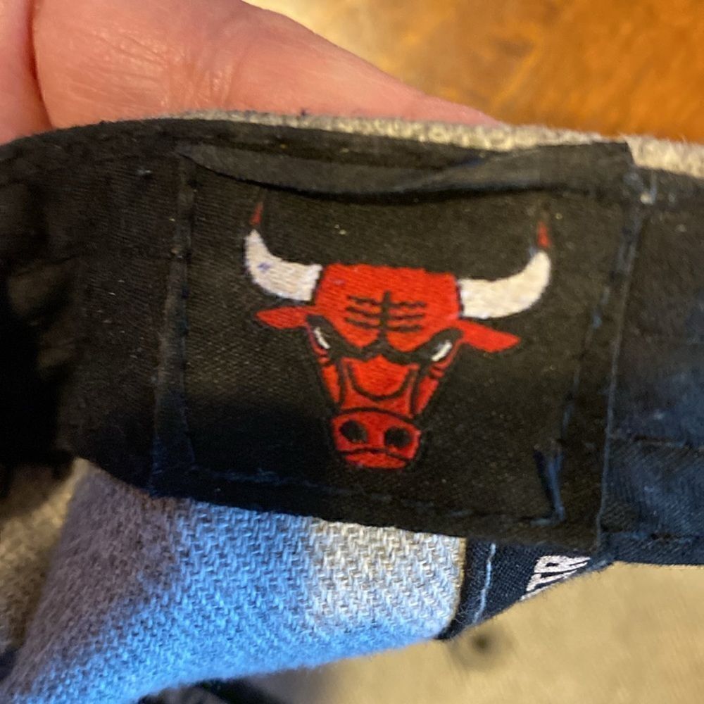 Ultra Game NBA Bulls SnapBack Baseball Cap - Picture 6 of 10